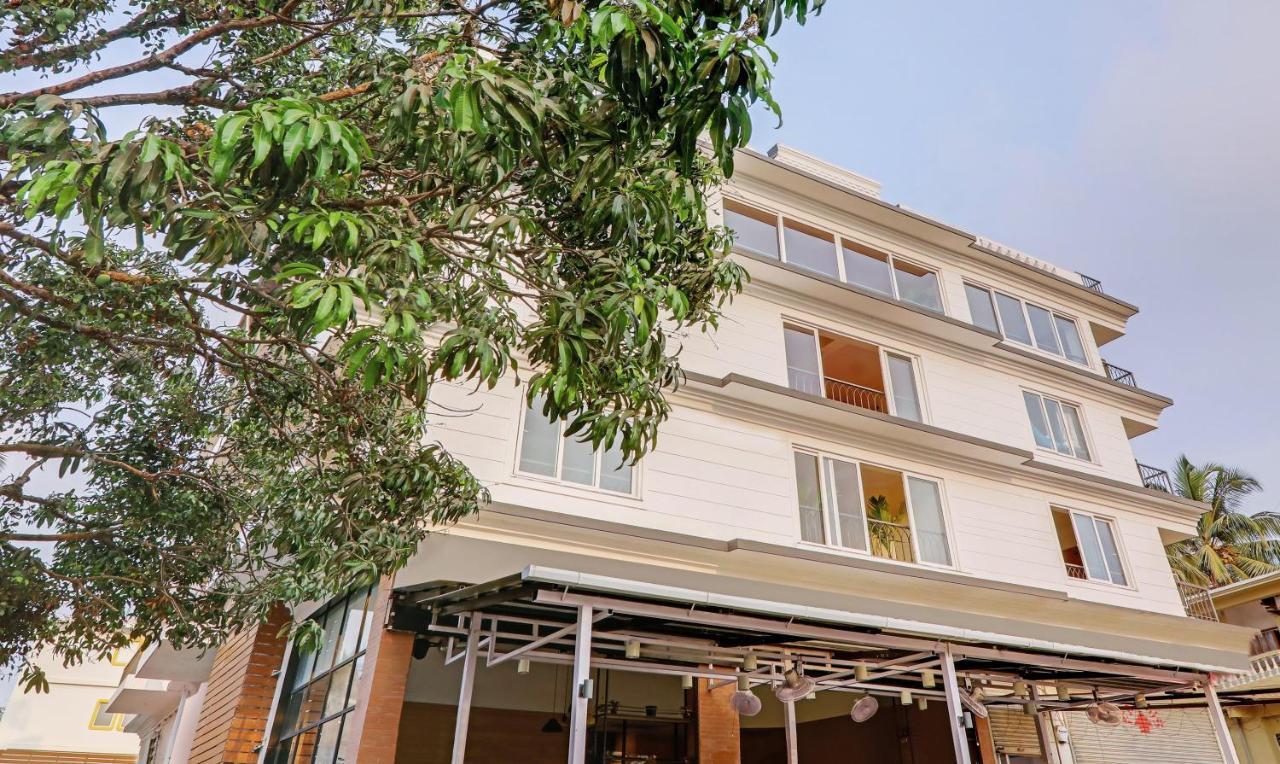 Treebo Premium Dona Eliza, 700 Metres From Calangute Beach Eksteriør billede